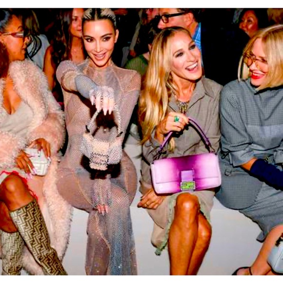 👜 Vintage Fendi's Baguette: The most sought-after handbag🤩 - Picture 3 of 10